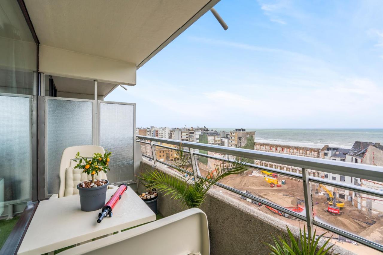 Luxueuze Vakantiestudio Met Zeezicht En Terras In Oostende Exteriör bild