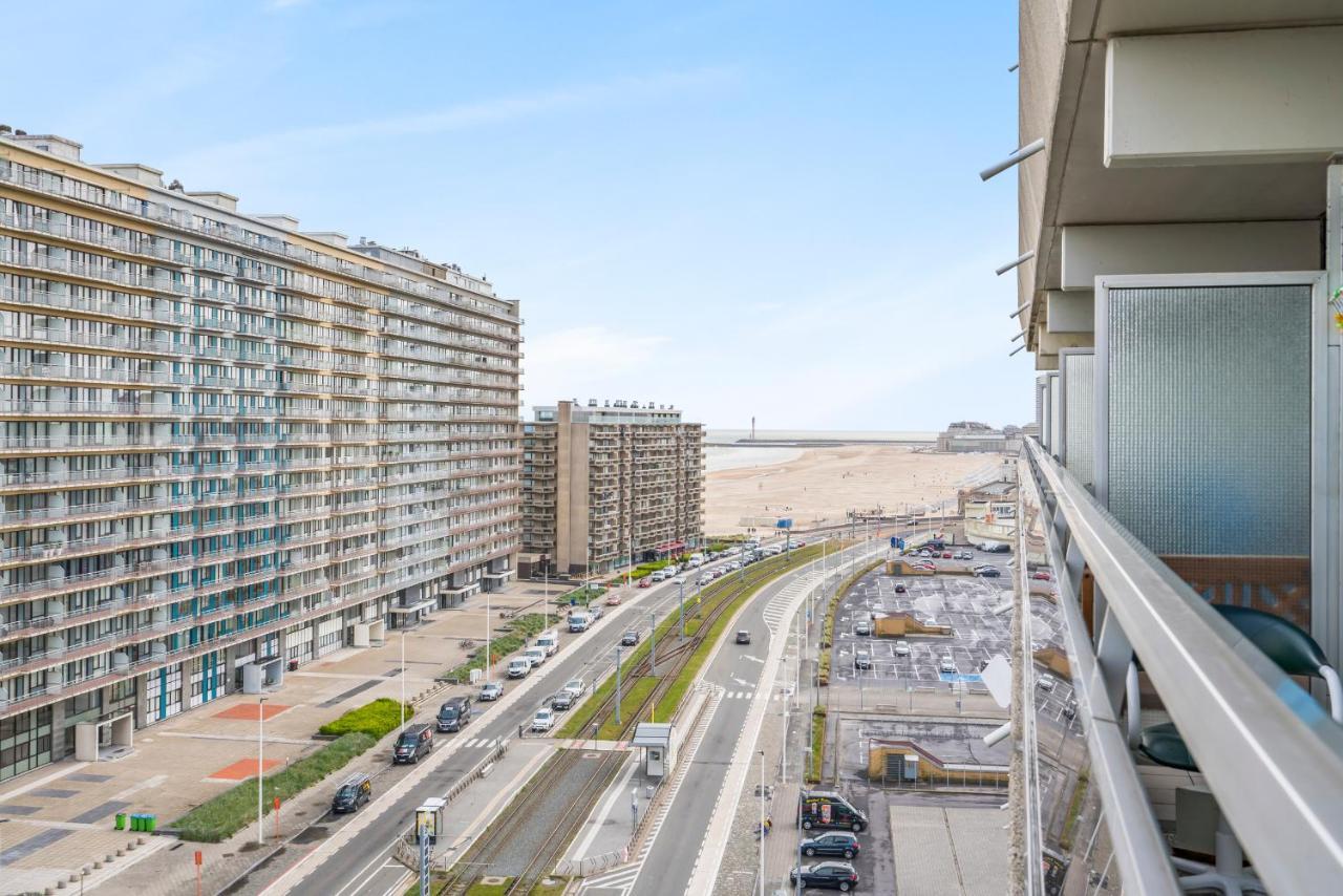 Luxueuze Vakantiestudio Met Zeezicht En Terras In Oostende Exteriör bild