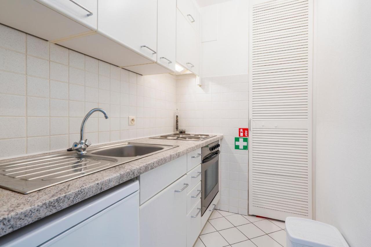 Luxueuze Vakantiestudio Met Zeezicht En Terras In Oostende Exteriör bild